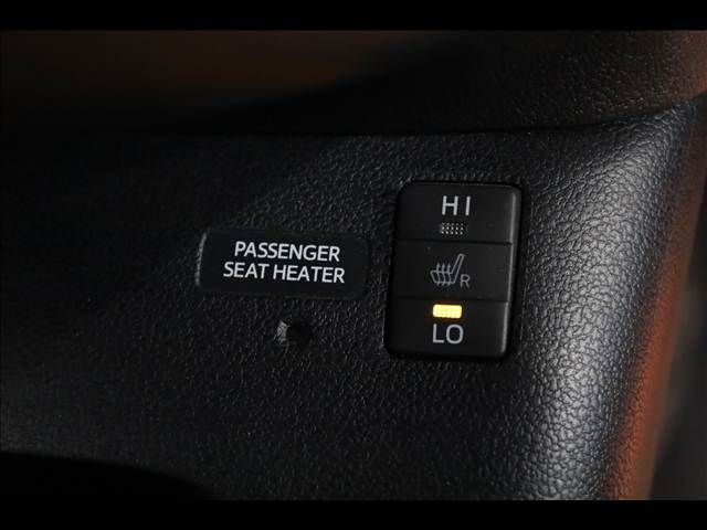 TOYOTA PRIUS 2017 Image 31