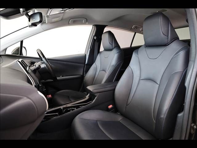 TOYOTA PRIUS 2017 Image 31