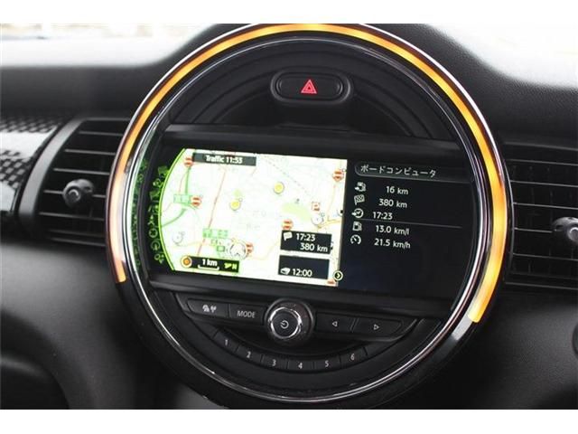 BMW MINI COOPER SD 5 2018 Image 31