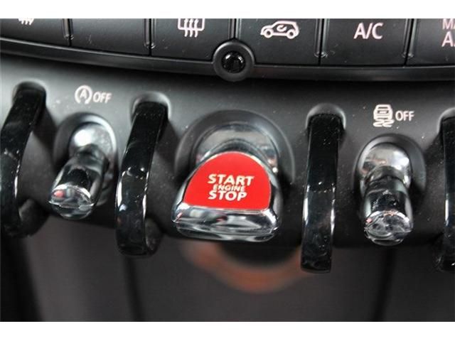 BMW MINI COOPER SD 5 2018 Image 31