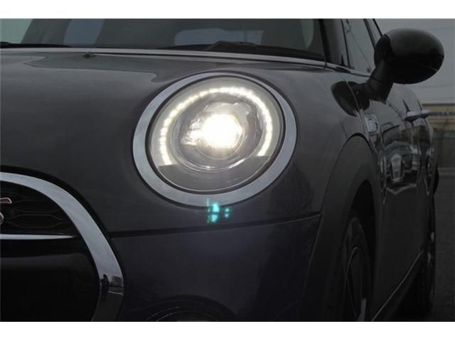 BMW MINI COOPER SD 5 2018 Image 31