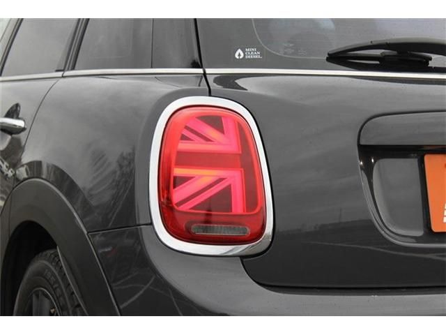 BMW MINI COOPER SD 5 2018 Image 31