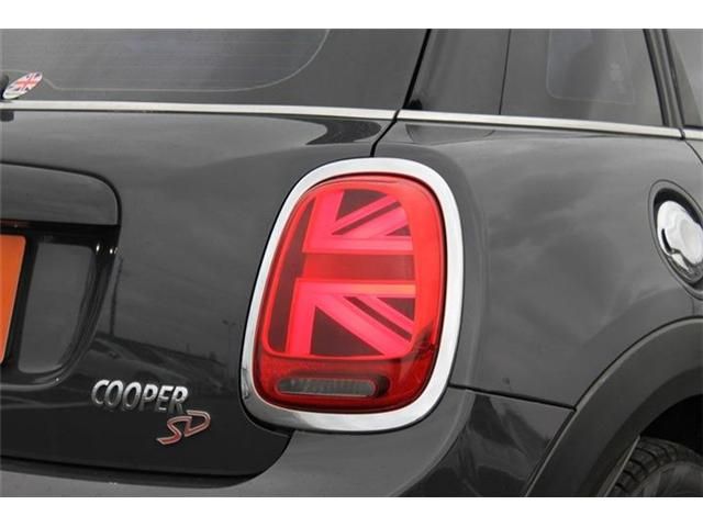 BMW MINI COOPER SD 5 2018 Image 31