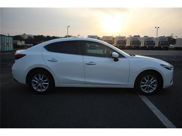 MAZDA AXELA SEDAN 2017 Image 31