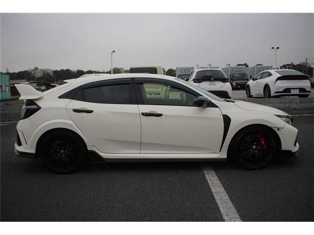 HONDA CIVIC HATCHBACK 2017 Image 31