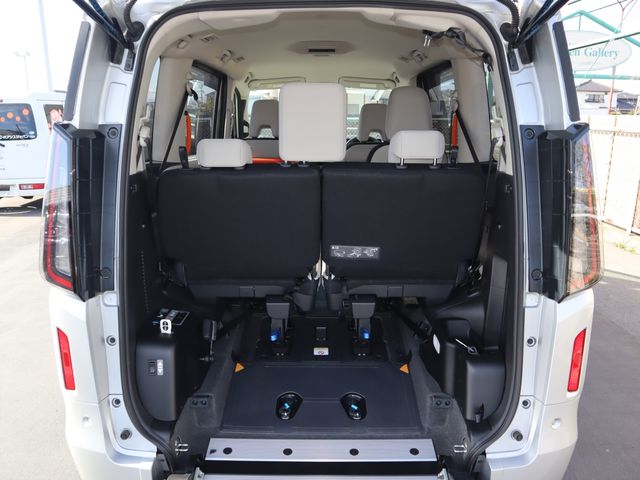 NISSAN SERENA  WG 2024 Image 31