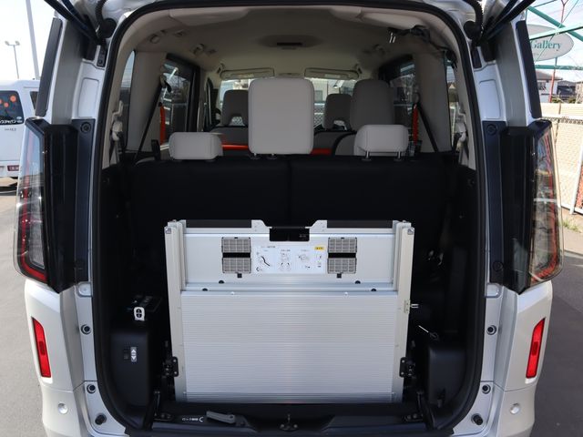 NISSAN SERENA  WG 2024 Image 31