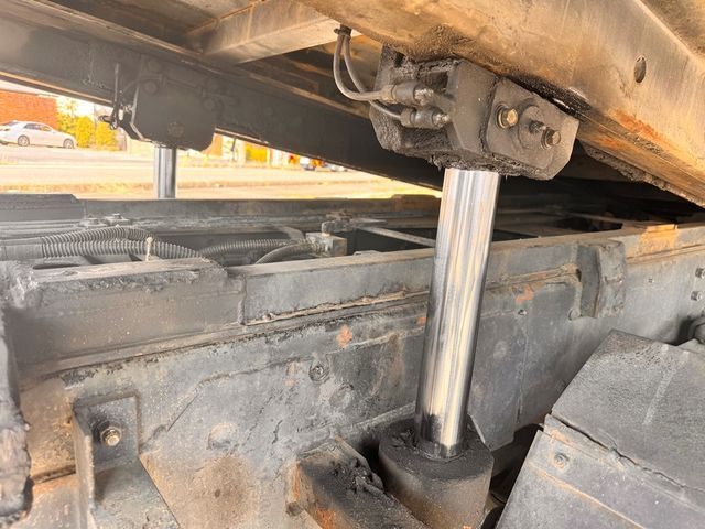 HINO PROFIA 2005 Image 31