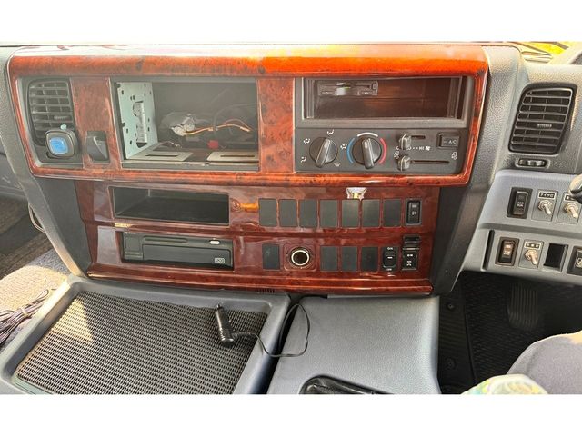 HINO PROFIA 2005 Image 31