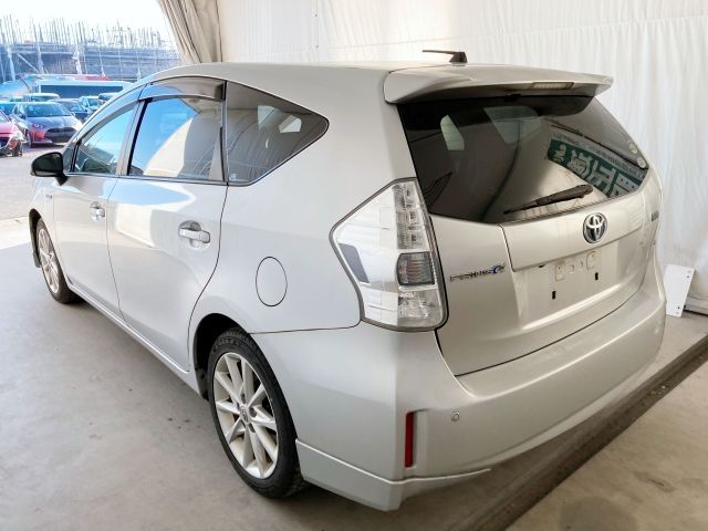 TOYOTA PRIUS ALPHA 2012 Image 31