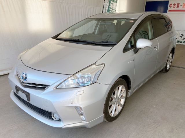 TOYOTA PRIUS ALPHA 2012 Image 31