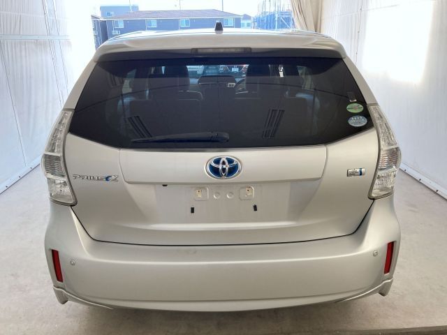 TOYOTA PRIUS ALPHA 2012 Image 31