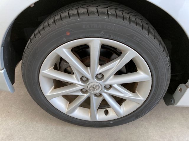 TOYOTA PRIUS ALPHA 2012 Image 31