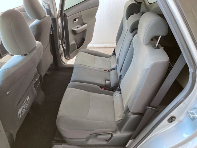 TOYOTA PRIUS ALPHA 2012 Image 31