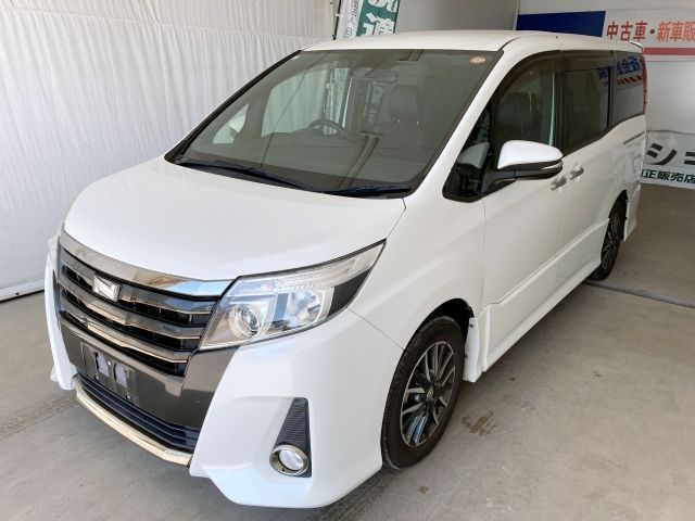 TOYOTA NOAH 2017 Image 31