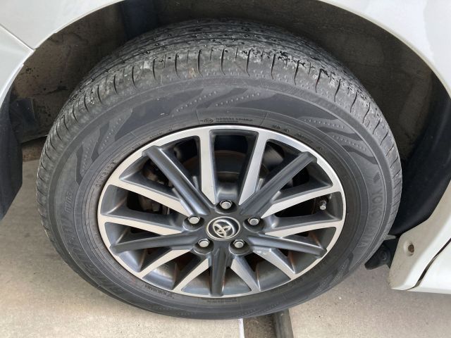 TOYOTA NOAH 2017 Image 31