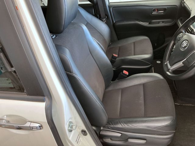 TOYOTA NOAH 2017 Image 31