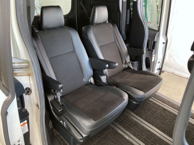 TOYOTA NOAH 2017 Image 31