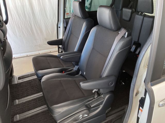 TOYOTA NOAH 2017 Image 31