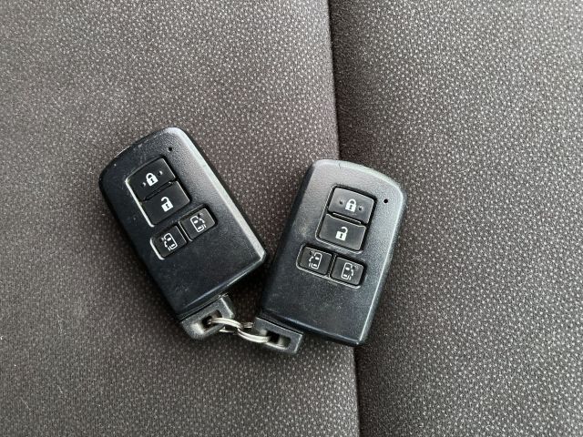 TOYOTA NOAH 2017 Image 31