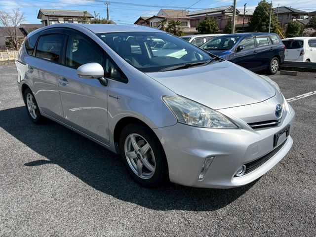 TOYOTA PRIUS ALPHA 2011 Image 31