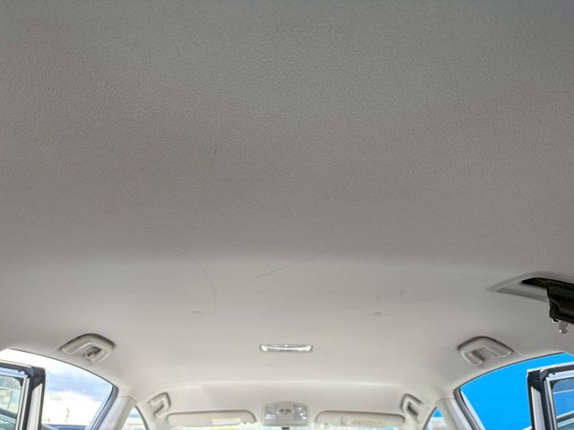 TOYOTA PRIUS ALPHA 2011 Image 31