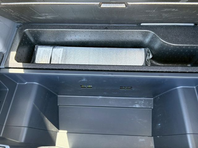 TOYOTA PRIUS ALPHA 2011 Image 31