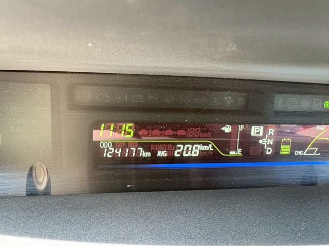 TOYOTA PRIUS ALPHA 2011 Image 31