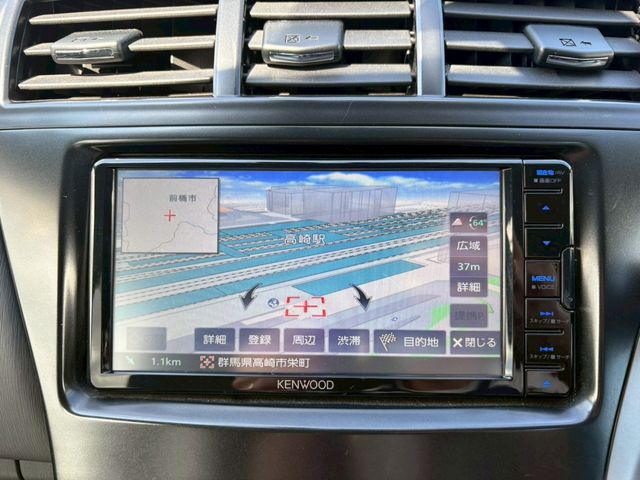 TOYOTA PRIUS ALPHA 2011 Image 31