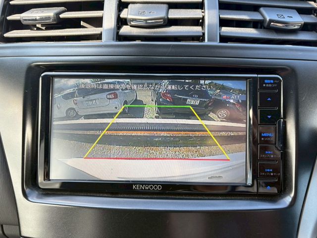 TOYOTA PRIUS ALPHA 2011 Image 31