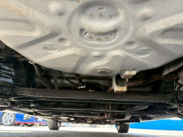 TOYOTA PRIUS ALPHA 2011 Image 31