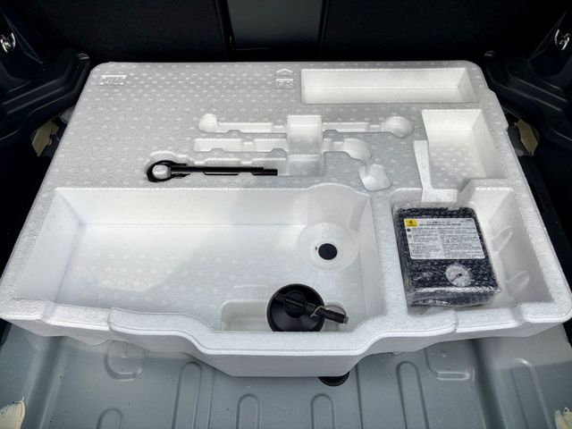 TOYOTA YARIS CROSS HYBRID 2023 Image 31