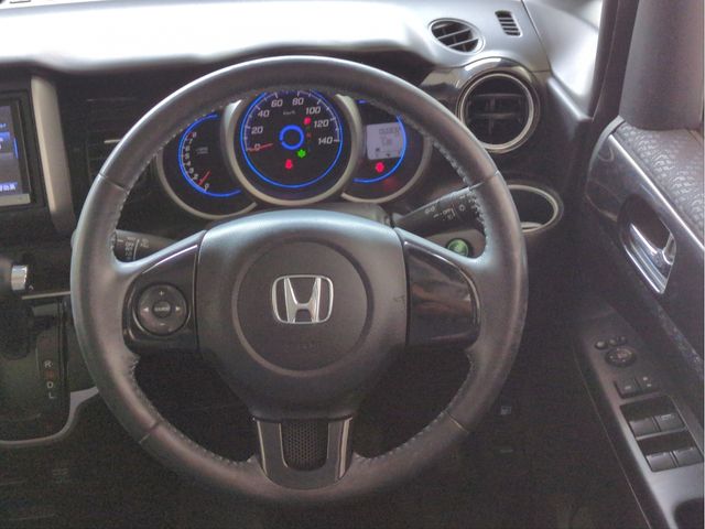 HONDA N BOX CUSTOM 2013 Image 31