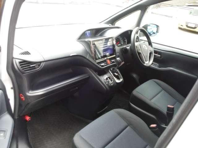 TOYOTA VOXY 2015 Image 31