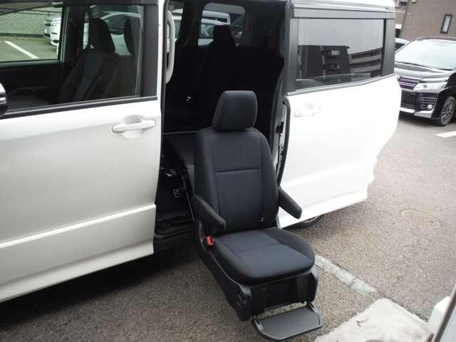 TOYOTA VOXY 2015 Image 31