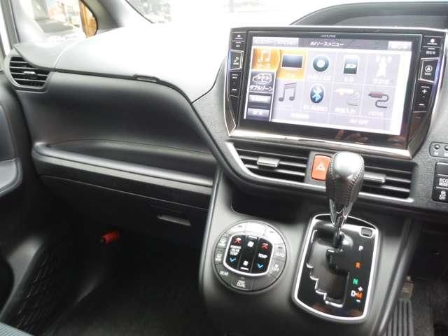 TOYOTA VOXY 2015 Image 31