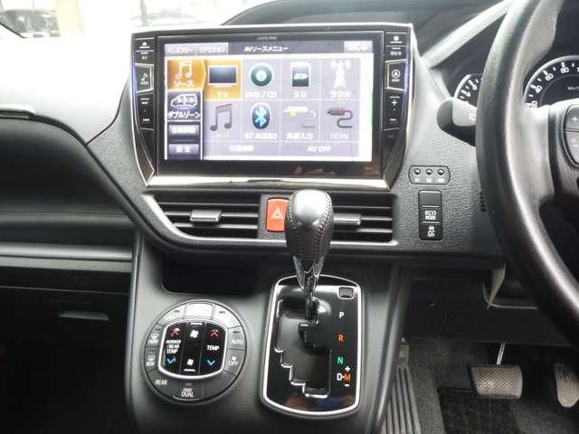 TOYOTA VOXY 2015 Image 31