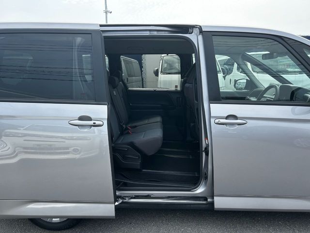 TOYOTA NOAH 2023 Image 31