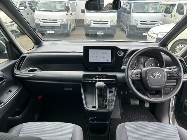 TOYOTA NOAH 2023 Image 31