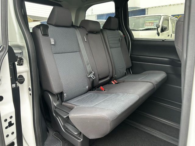 TOYOTA NOAH 2023 Image 31