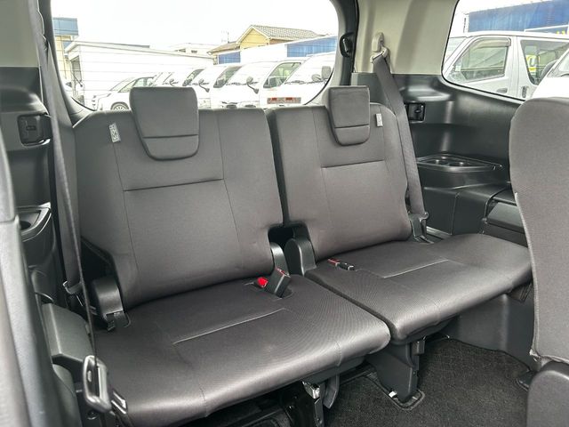 TOYOTA NOAH 2023 Image 31