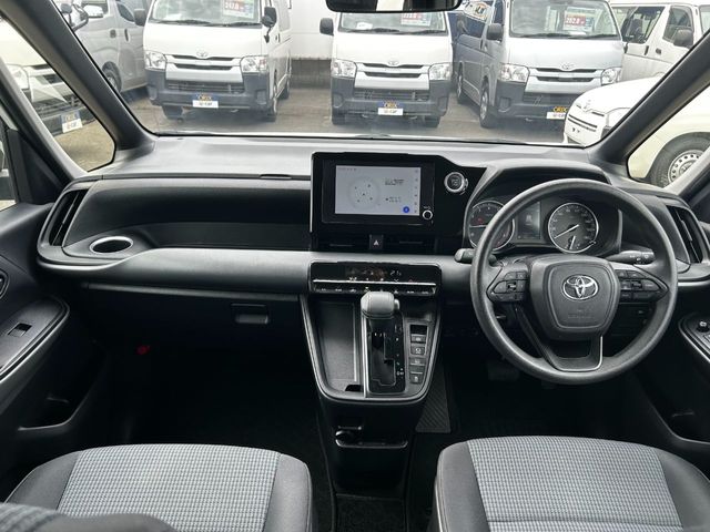 TOYOTA NOAH 2023 Image 31