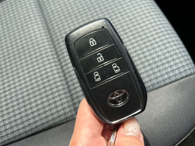 TOYOTA NOAH 2023 Image 31