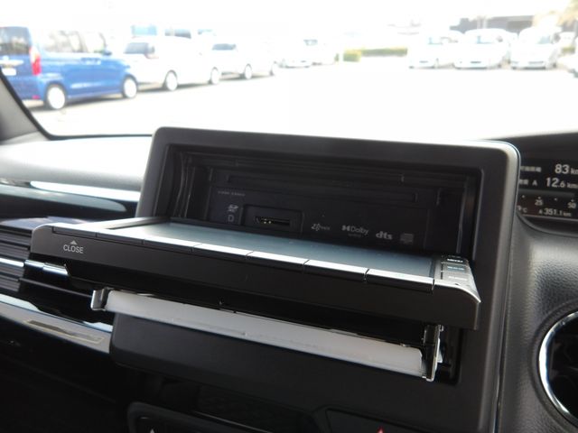 HONDA N BOX CUSTOM 2023 Image 31