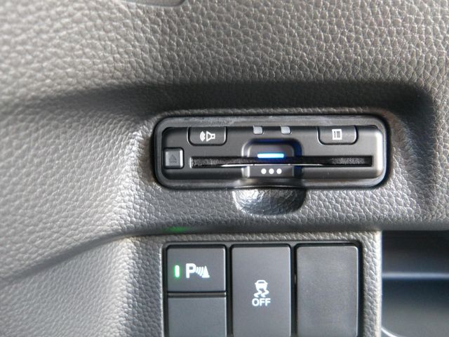 HONDA N BOX CUSTOM 2023 Image 31