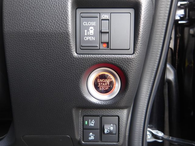 HONDA N BOX CUSTOM 2023 Image 31