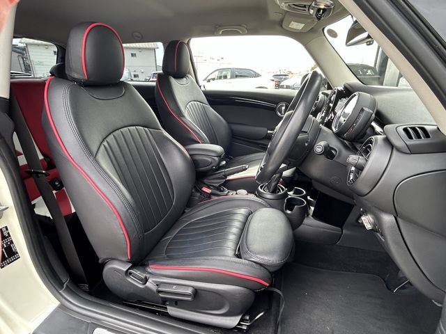 BMW MINI COOPER SD 2018 Image 31