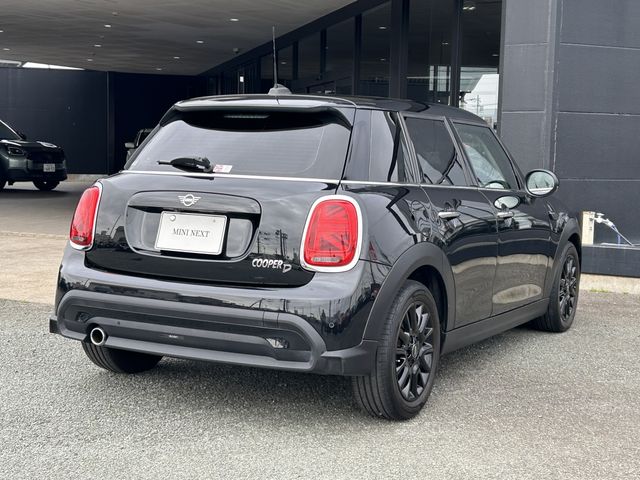 BMW MINI COOPER D 5DOOR 2023 Image 31