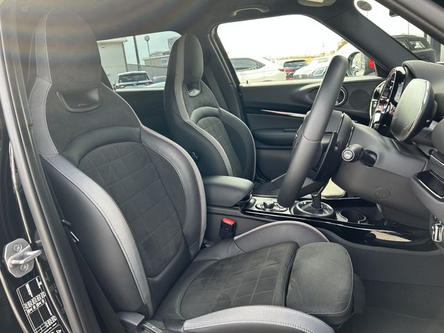 BMW MINI CLUBMAN 2023 Image 31