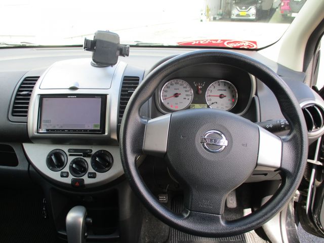 NISSAN NOTE 2012 Image 31